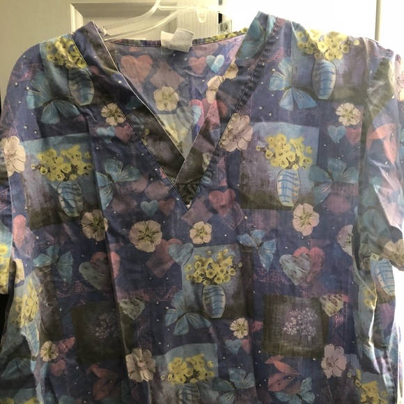 Uniform Scrub Top - Picture 1 of 5